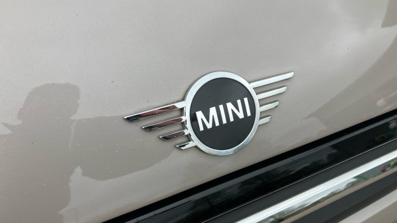 MINI Hatchback 1.5 Cooper Exclusive 3dr Auto Petrol Hatchback